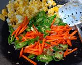 Foto langkah ke 2 dari resep Nasi Goreng Nanas.