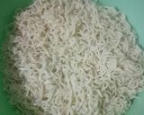 Foto langkah ke 1 dari resep Mie Goreng Tek Tek Simple ala Dina.