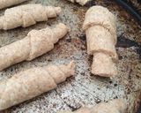 Foto del paso 5 de la receta: Medialunas integrales con queso