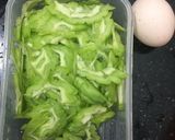 Hình bước làm 1 của món Mướp đắng xào trứng!