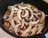 Foto del paso 6 de la receta: Pollo al ajillo con champiñones