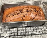 Foto langkah ke 6 dari resep Chocolate Chips Syrup Cake.