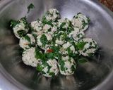 A picture of step 3 of Spinach Malfatti (Spinach Paneer Balls in Roasted Bell Pepper & Walnut Gravy).