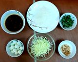 Hình bước làm 1 của món Bánh tráng trộn chiên giòn đơn giản