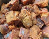 Hình bước làm 1 của món Gulash Bò (Lagu Bò)