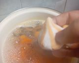 Foto langkah ke 3 dari resep Sup Bening Wortel dan Fish Dumpling Keju.
