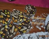 A picture of step 8 of Chocolate Salami (salame).