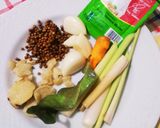 Foto langkah ke 1 dari resep Ayam goreng praktis.