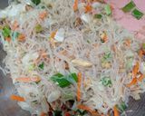 Foto langkah ke 4 dari resep Bihun Goreng Putih.