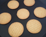 બિસ્કીટ પીઝા (Biscuit Pizza Recipe In Gujarati) રેસીપી સ્ટેપ1ફોટો