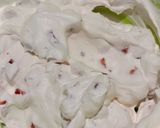 Epres, tejszínhabos, rakott babapiskóta recept fázis 3 fotója