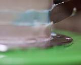 Foto langkah ke 8 dari resep Tutorial Menghias Kue Tema “Pantai” dengan Buttercream (Simple Decor).