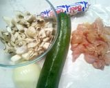 Gombával, csirkemellel töltött cukkini recept fázis 1 fotója