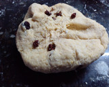 Foto del paso 5 de la receta: Pancitos de maíz con pasas de uva
