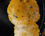 A picture of step 4 of Chana dal methi puri.