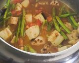 A picture of step 2 of Sindhi Kadhi.