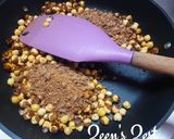 A picture of step 2 of Gud Chana.