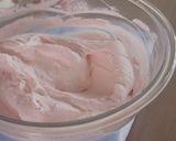 A picture of step 13 of Strawberry Naked Cake / Strawberry Shortcake.