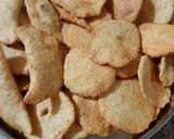उड़द दाल की चंदिया गुजिया (Udad daal ki chandiya, gujiya recipe in hindi) रेसिपी चरण 10 फोटो