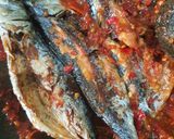 Foto langkah ke 3 dari resep Ikan Salem Sambal Jok2 / Ikan Salem Geprek.