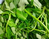 Hình bước làm 2 của món Canh rau muống tôm nấu me
