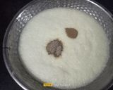 A picture of step 2 of Maharashtrian Kesar Piyush.