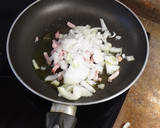 Foto del paso 1 de la receta: Tortilla de cebolla y bacon
