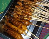 Foto langkah ke 2 dari resep Sate Ayam & Sosis Bakar.