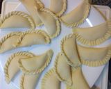 Foto del paso 2 de la receta: Empanaditas de Queso 🥟