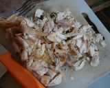 Foto langkah ke 1 dari resep Tumis Ayam Sayuran.
