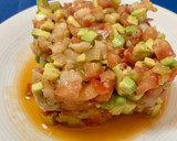 Foto del paso 3 de la receta: Tartar de langostinos y carabineros con aguacate y tomate