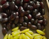 A picture of step 1 of Black Grapes Jam.