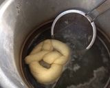 Foto langkah ke 11 dari resep Homemade Soft Pretzels.