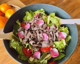Hình bước làm 3 của món Salad Bò Xào & Hoa Hồng Sốt Dầu Dấm Mù Tạt