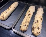 Une image de l'étape 6 de Biscottis aux noix de cajou et raisins secs.