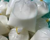 Hình bước làm 2 của món Sữa chua mềm dẻo phiên bản ủ khô