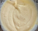 Foto del paso 2 de la receta: Brazo gitano de fresones blancos y rojos con nata y trufa