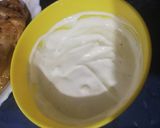 Pas rețetă Pulpe de pui cu cartofi la cuptor + sos de iaurt cu usturoi 5 fotografie