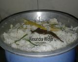 Foto langkah ke 2 dari resep Nasi Daun Jeruk.