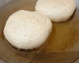 Foto langkah ke 5 dari resep Dubai Chocolate Bomboloni.