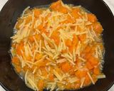 Foto del passaggio 4 della ricetta Minestra con verdure 🥕🥔🧅