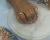 A picture of step 4 of Methi Beetroot Puri.