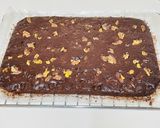 A picture of step 6 of Eggless Walnut Brownie Cake.