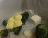 Foto langkah ke 2 dari resep Puree Scrambled Egg Cheese Broccoli #EdisiMPASI.