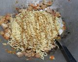 Foto langkah ke 7 dari resep Mie pedas bakso tuna.
