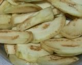 A picture of step 2 of Bringle fried 🍆🍆.