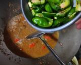 Foto langkah ke 3 dari resep Oseng oseng Cabe Gendot.