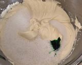 Foto langkah ke 3 dari resep Bolu Kukus Pandan Meises.