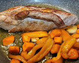 Foto del paso 2 de la receta: Solomillo en salsa con champiñones, puré de patata y compota de pera