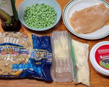 Foto del paso 1 de la receta: Pasta con pollo y chícharos